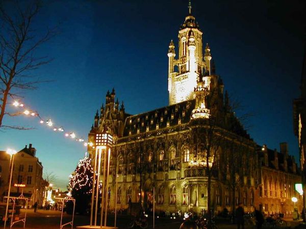 Middelburg Rathaus bei Nacht